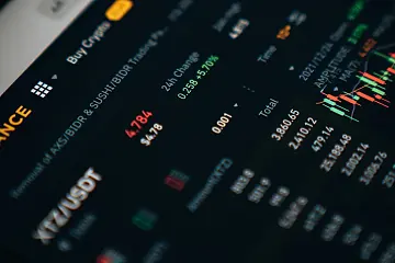 CryptoCompare：中心化交易所交易量2022年期间下降了46%
